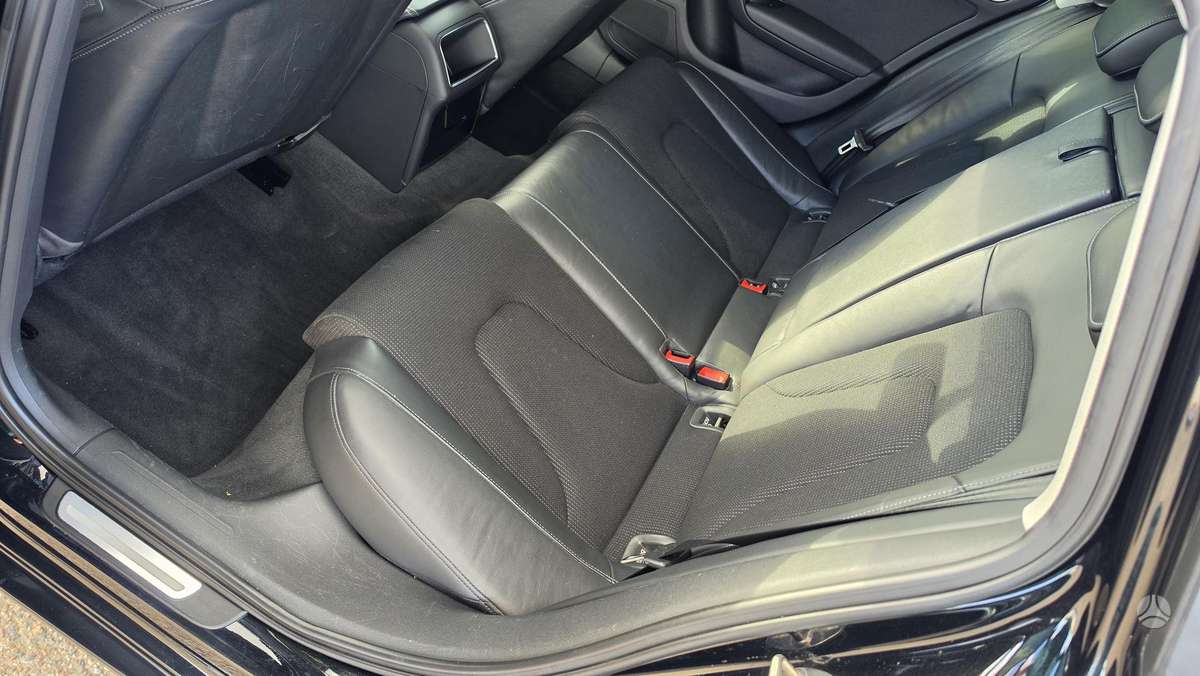 Audi A4, 1.8 l., Седан