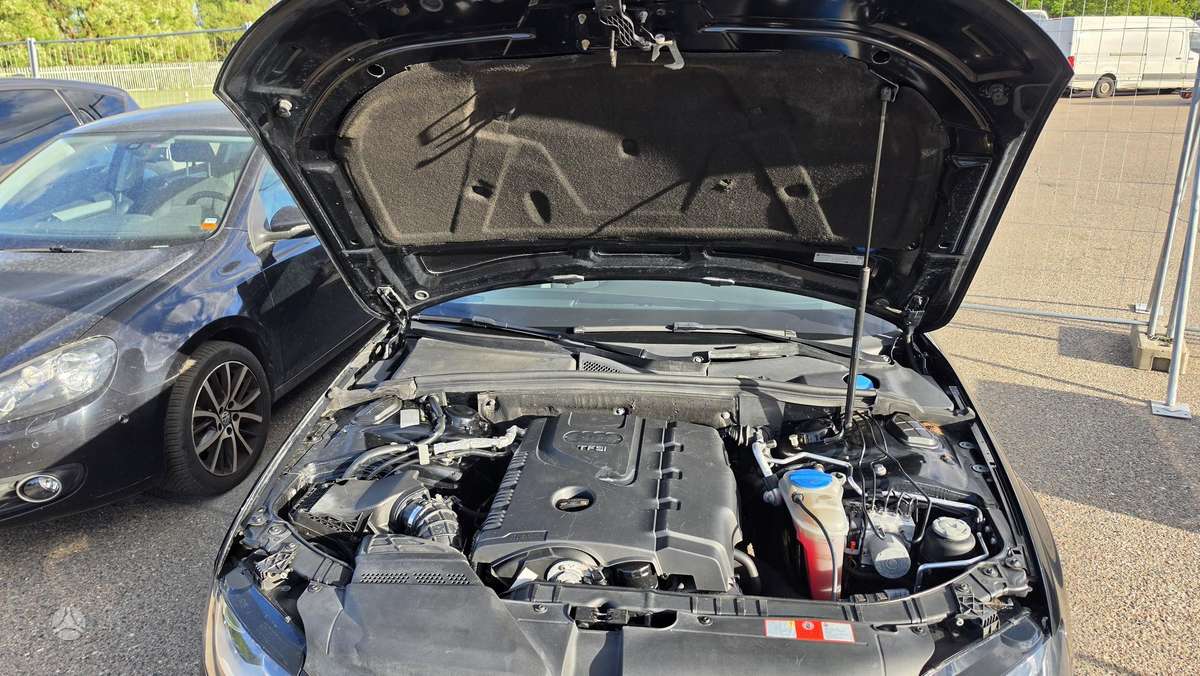 Audi A4, 1.8 l., Седан