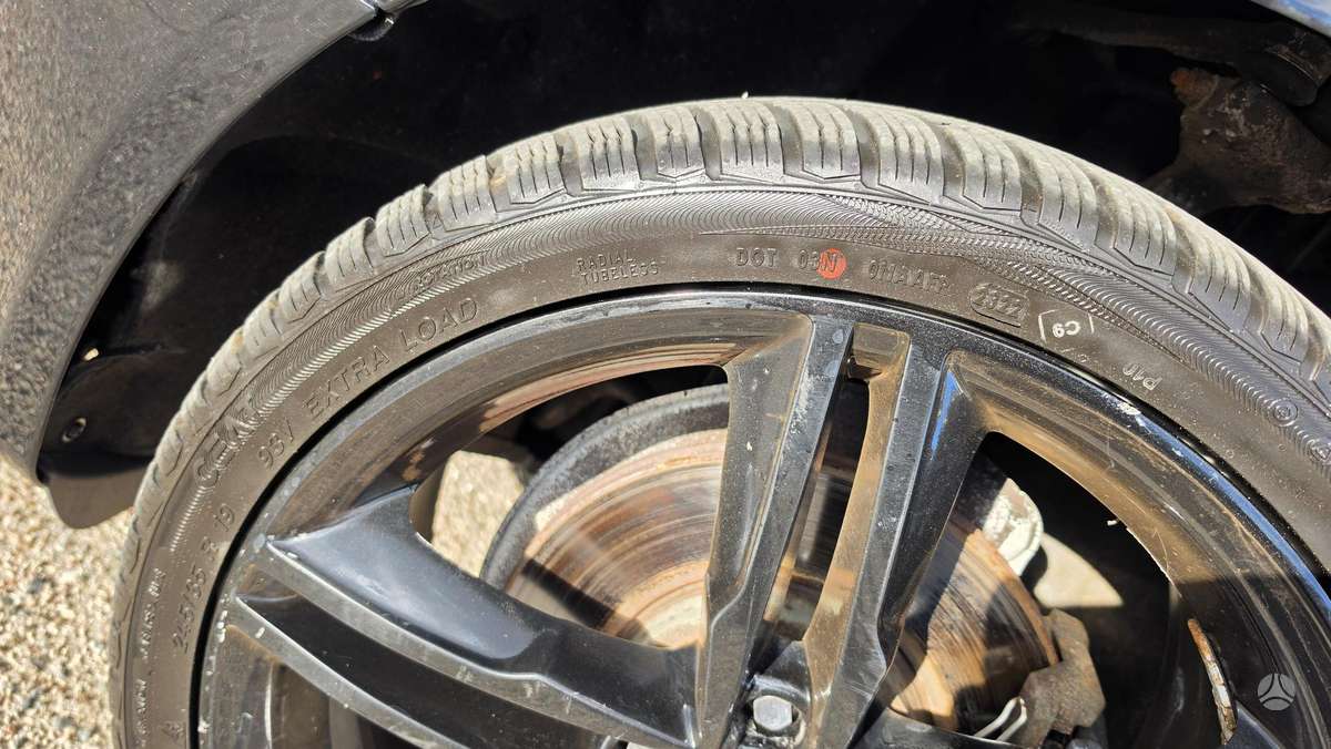 Audi A4, 1.8 l., Седан