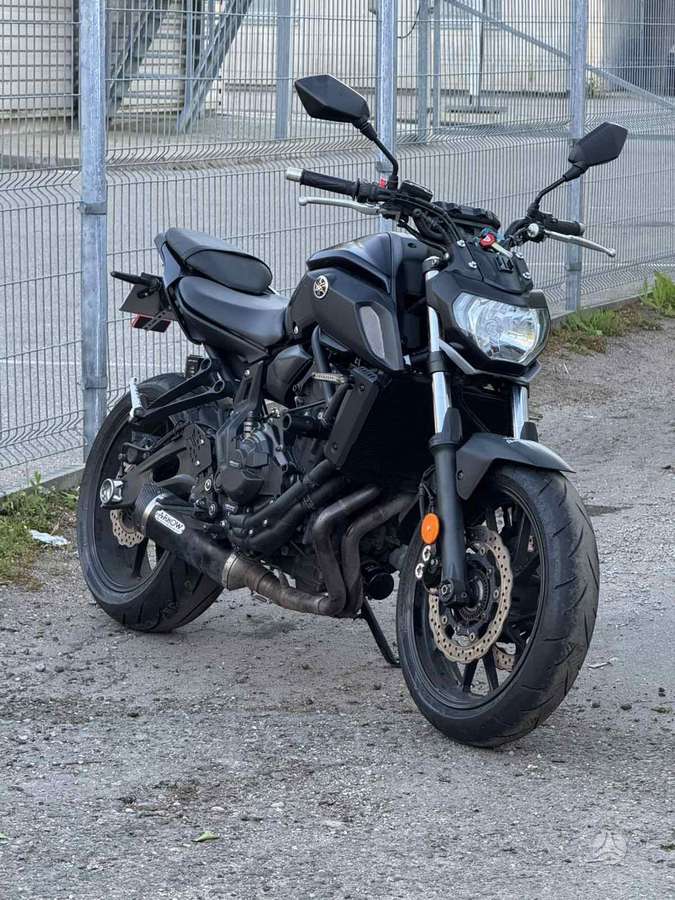 Yamaha MT 07, street / classic