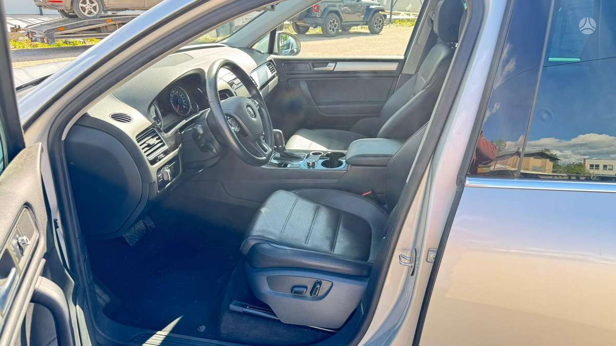 Volkswagen Touareg - 9