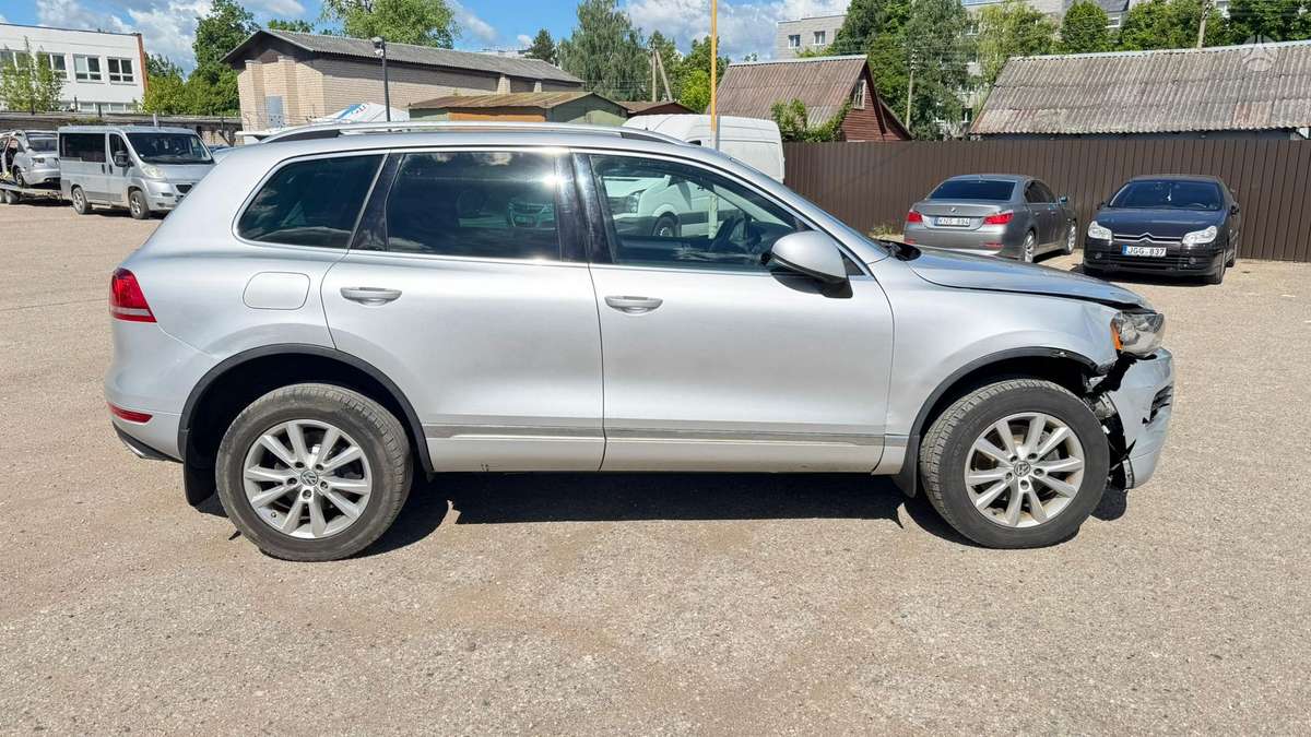 Volkswagen Touareg - 4