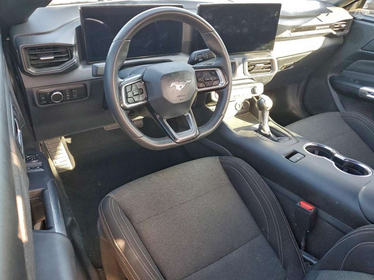 Ford Mustang rezerves daļās
