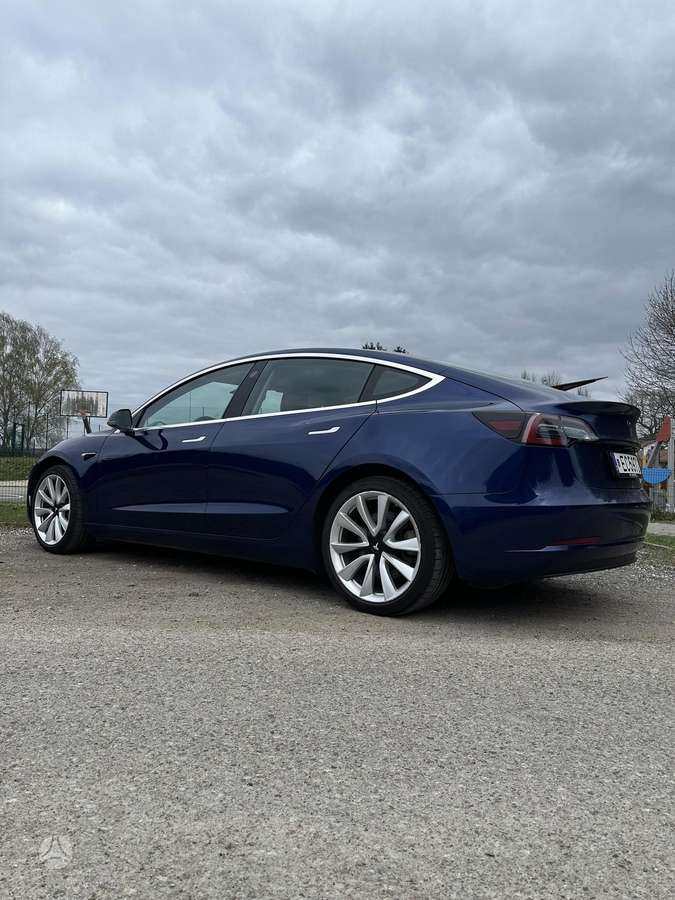 Tesla Model 3, 81 кВт·ч, Хэтчбек
