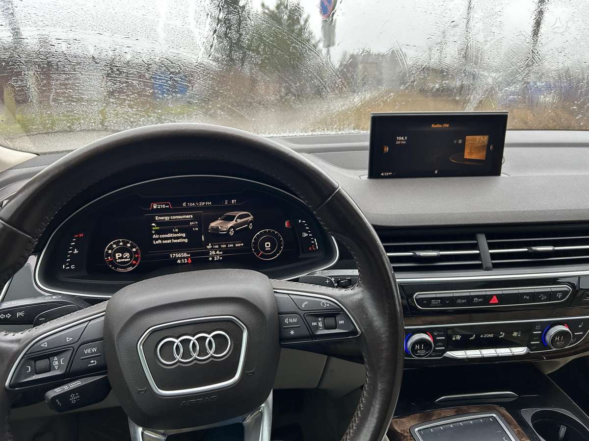 Audi Q7, 3.0 l., off-road / crossover