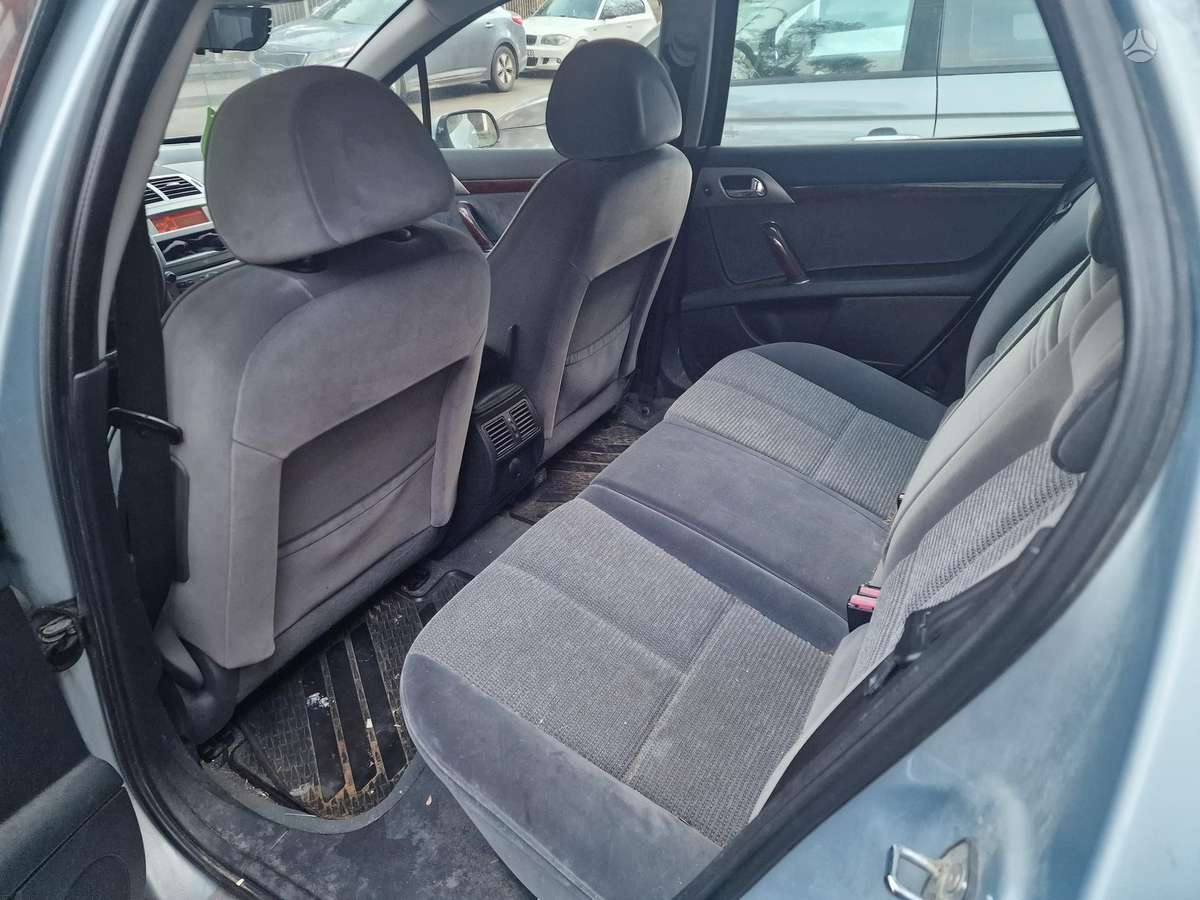 Peugeot 407 - 4
