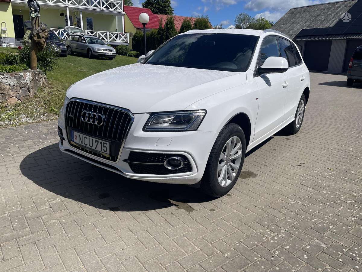 Audi Q5, 2.0 l., off-road / crossover