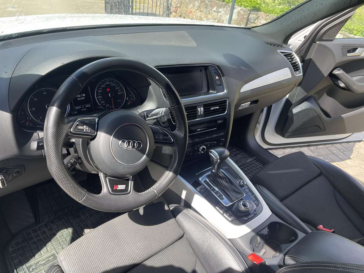 Audi Q5, 2.0 l., off-road / crossover