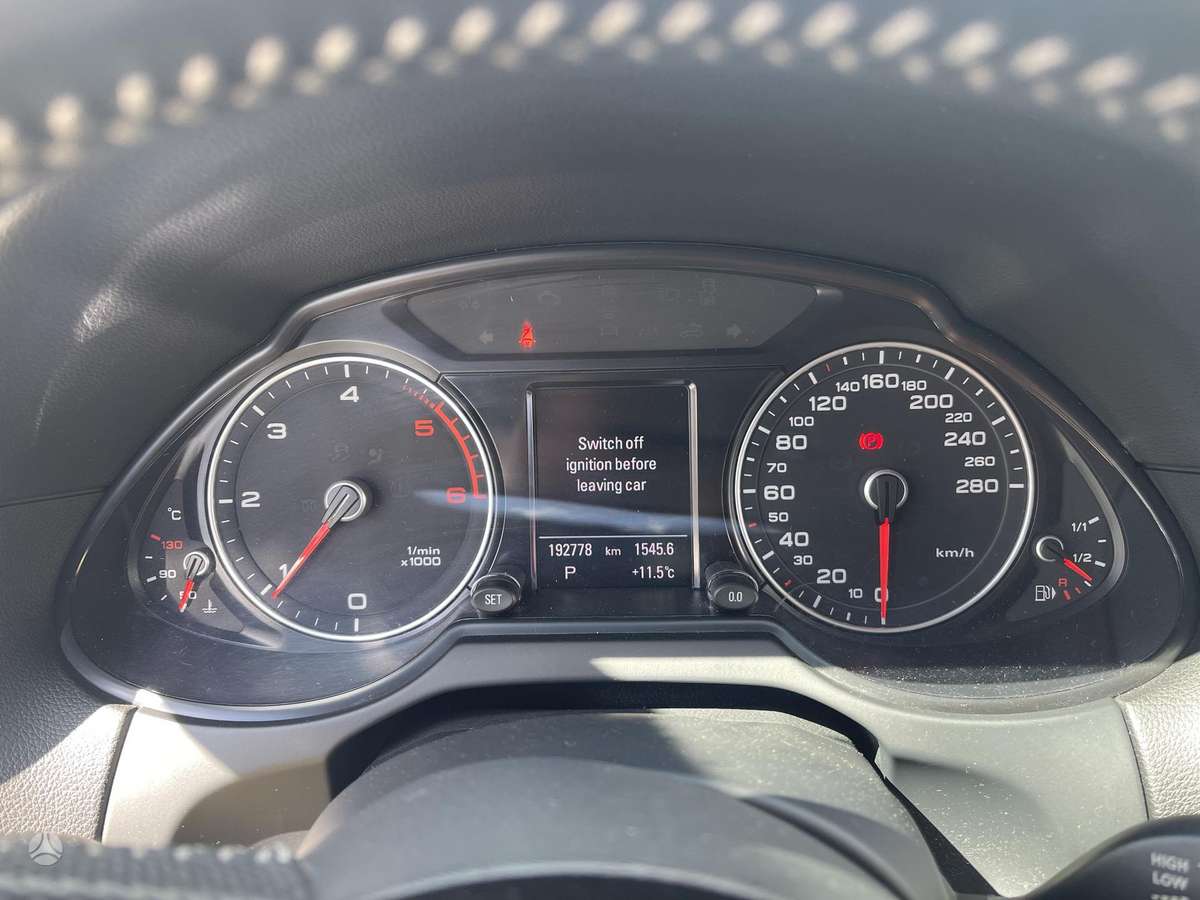 Audi Q5, 2.0 l., off-road / crossover