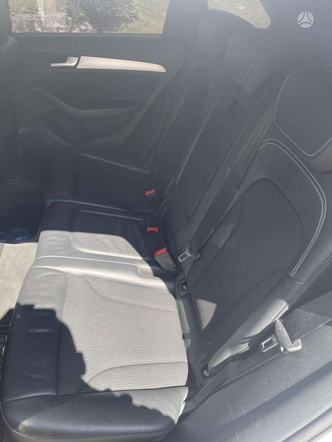 Audi Q5, 2.0 l., off-road / crossover