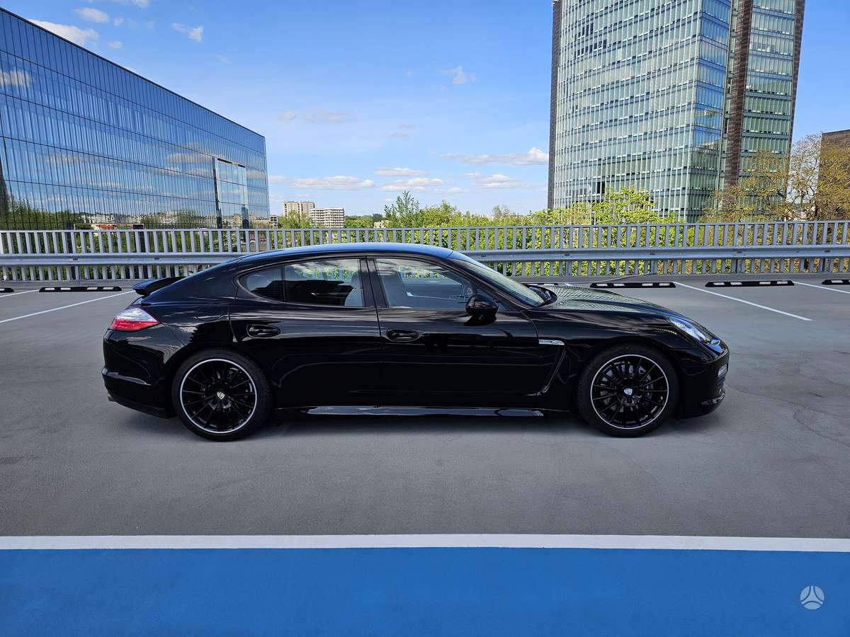 Porsche Panamera, 3.0 l., Седан