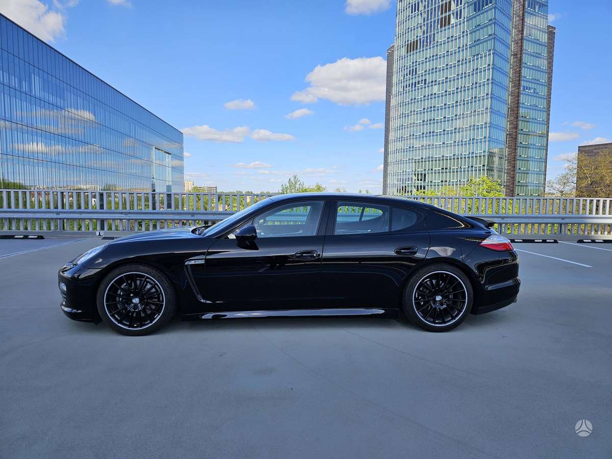 Porsche Panamera, 3.0 l., Седан