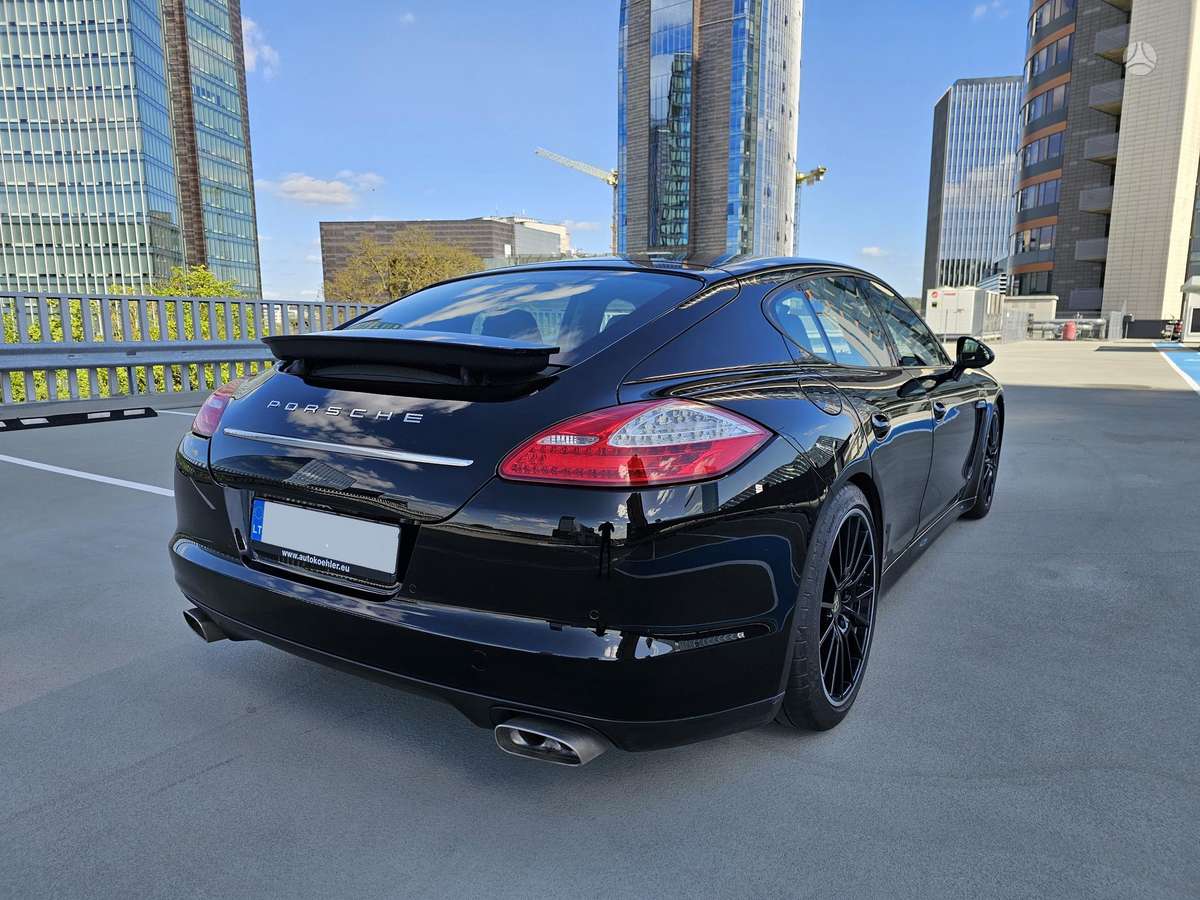 Porsche Panamera, 3.0 l., Седан
