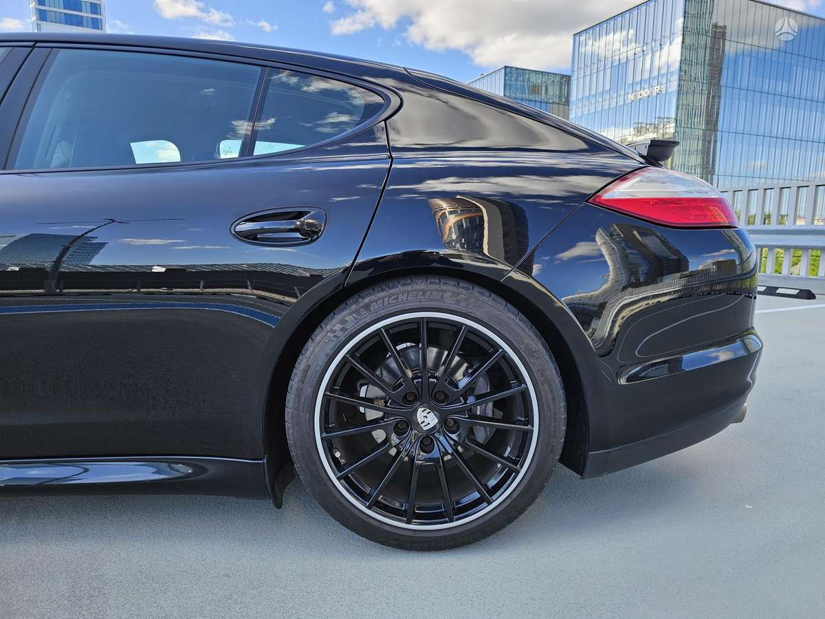 Porsche Panamera, 3.0 l., Седан