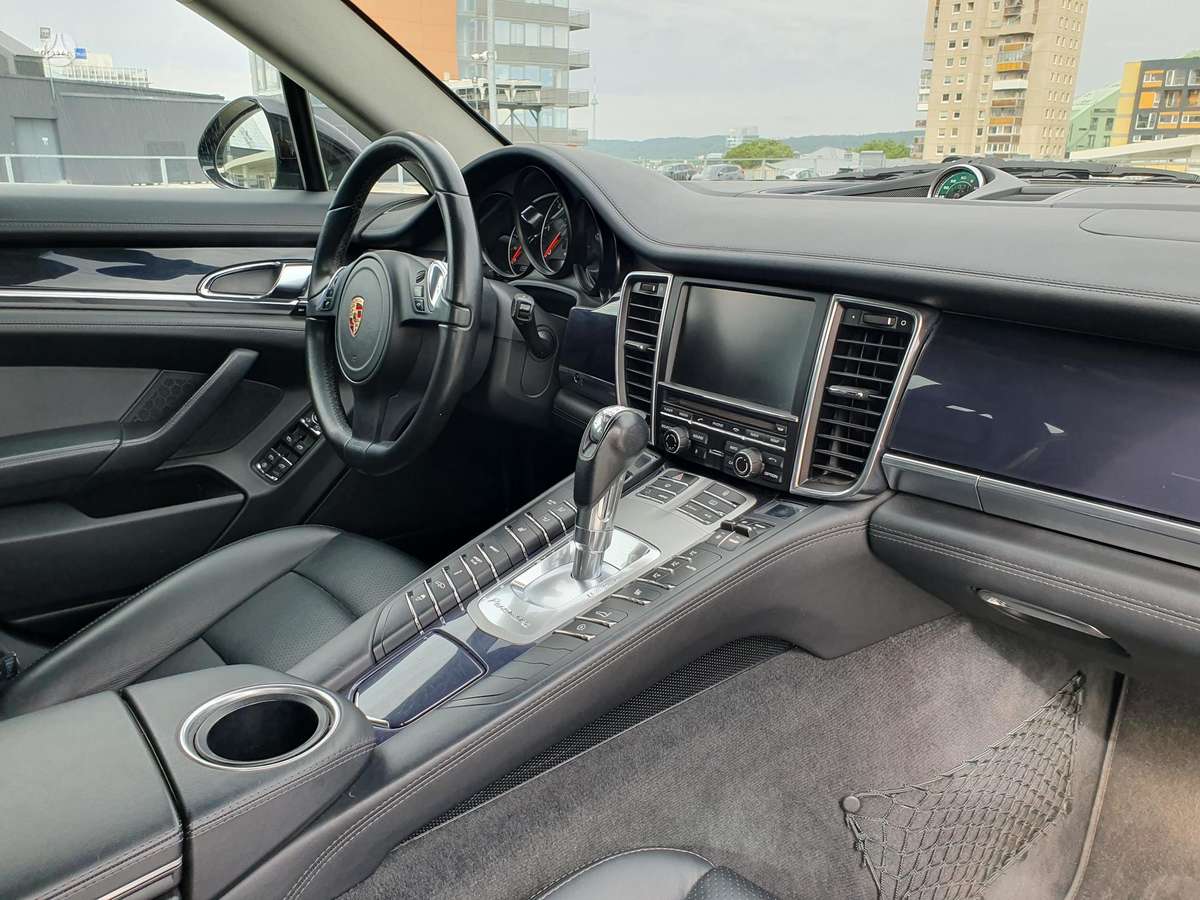Porsche Panamera, 3.0 l., Седан