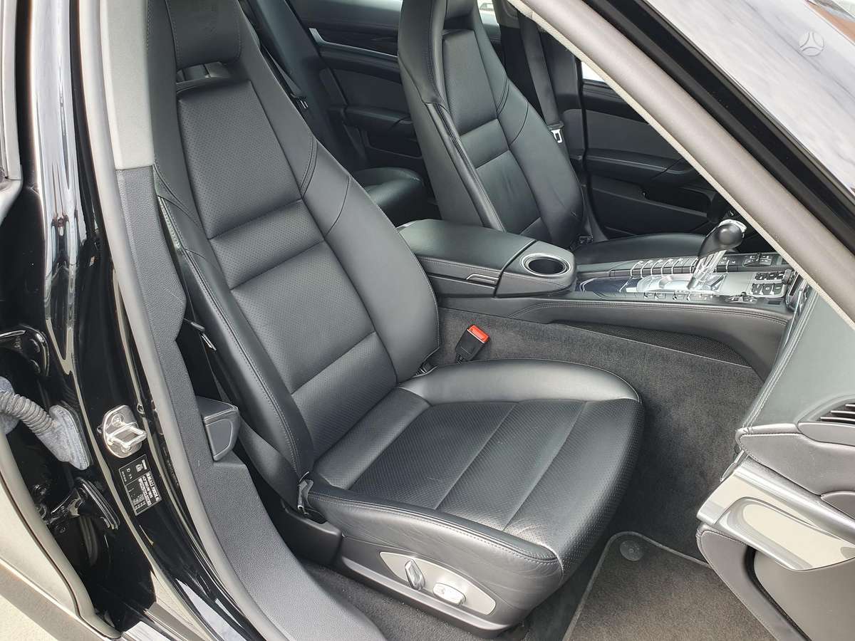 Porsche Panamera, 3.0 l., Седан