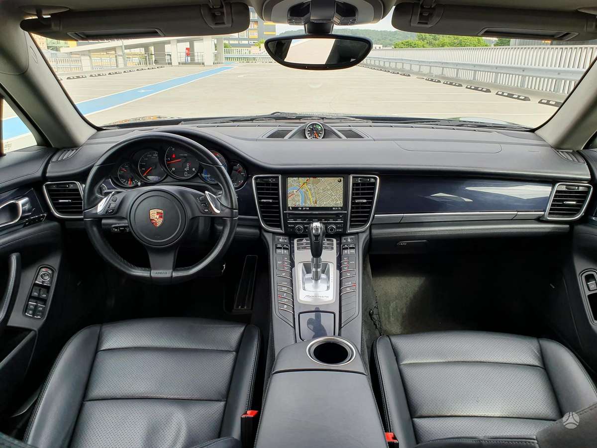 Porsche Panamera, 3.0 l., Седан
