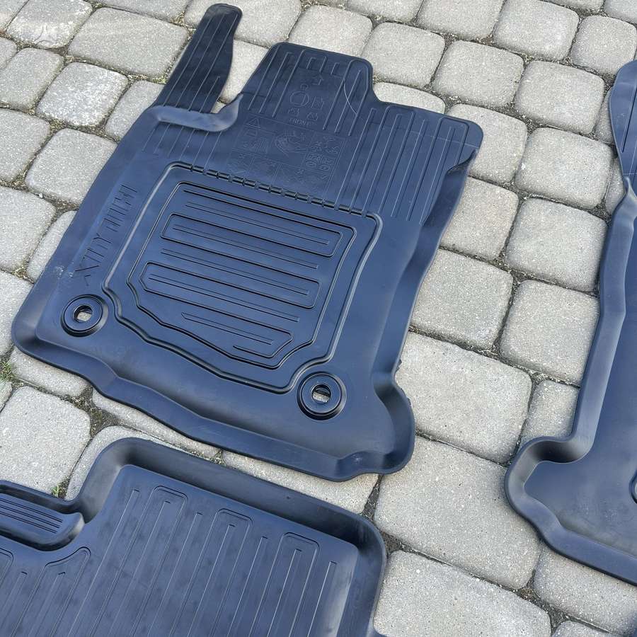 Toyota Hilux, PW210-0K000, mats