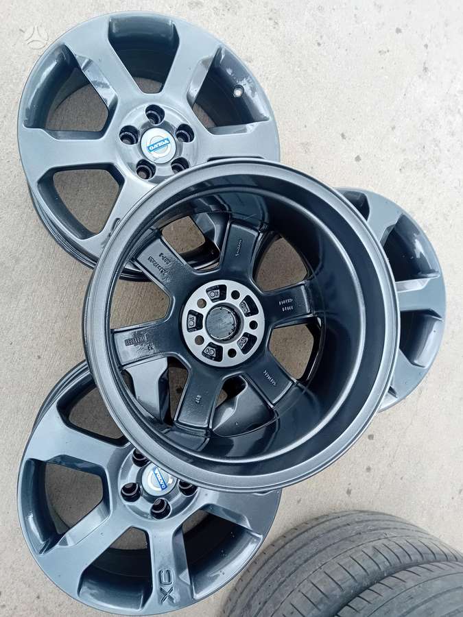 Volvo, lengvojo lydinio, R17