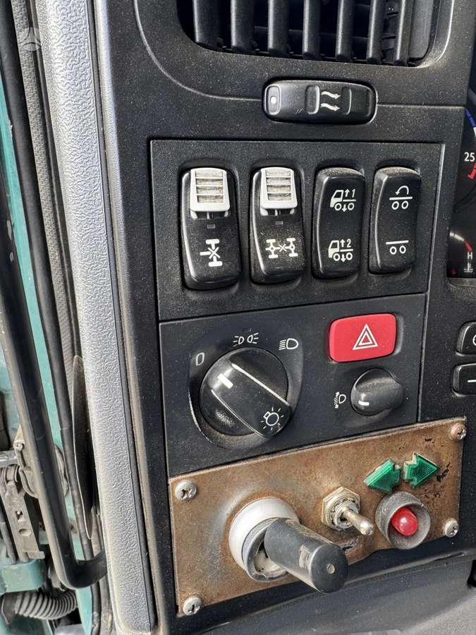 Scania R560 6x4, шасси