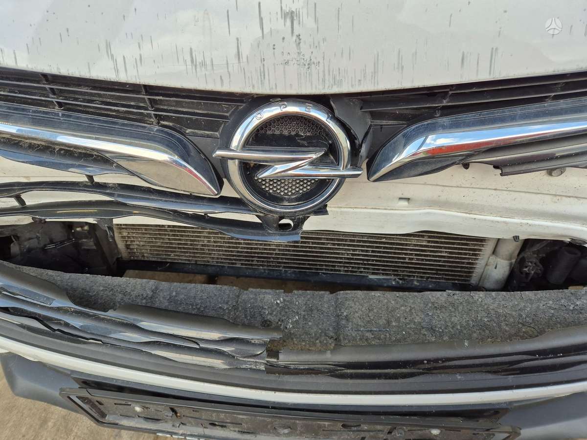 Opel Insignia, 1.5 l., hatchback