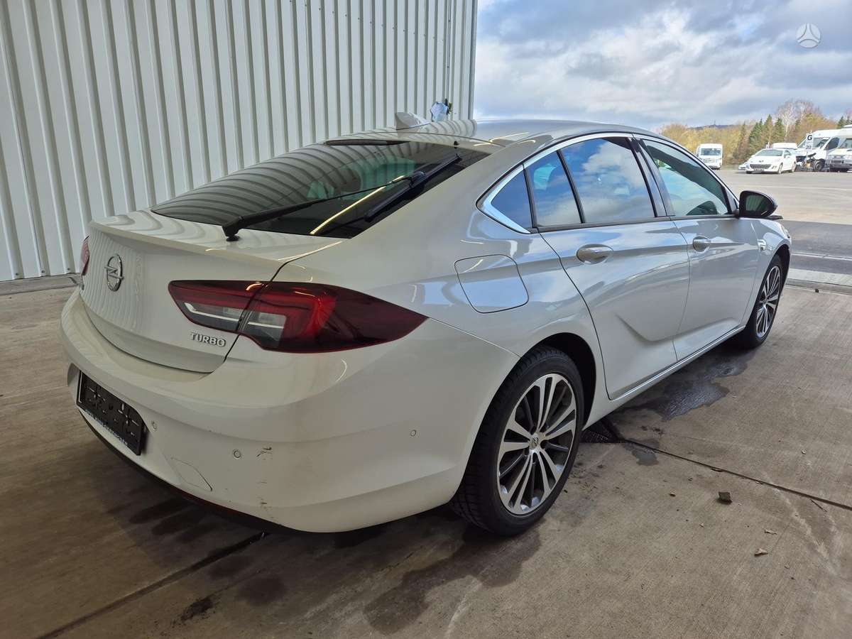 Opel Insignia, 1.5 l., hatchback