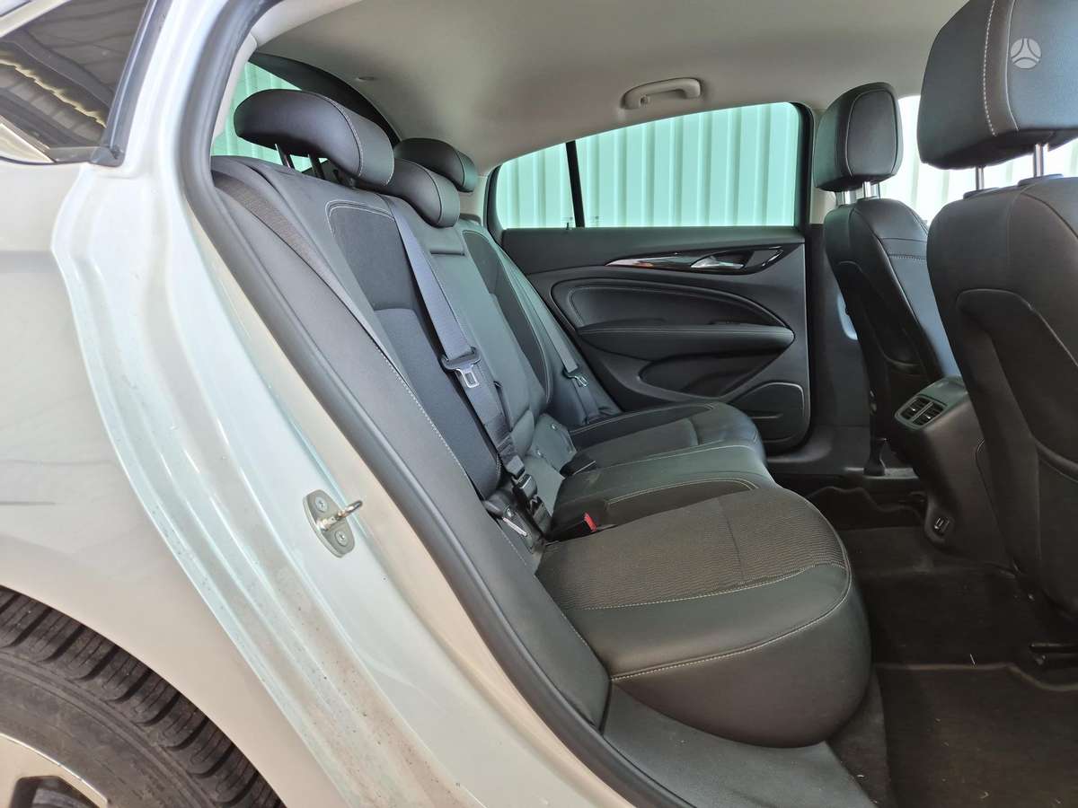 Opel Insignia, 1.5 l., hatchback