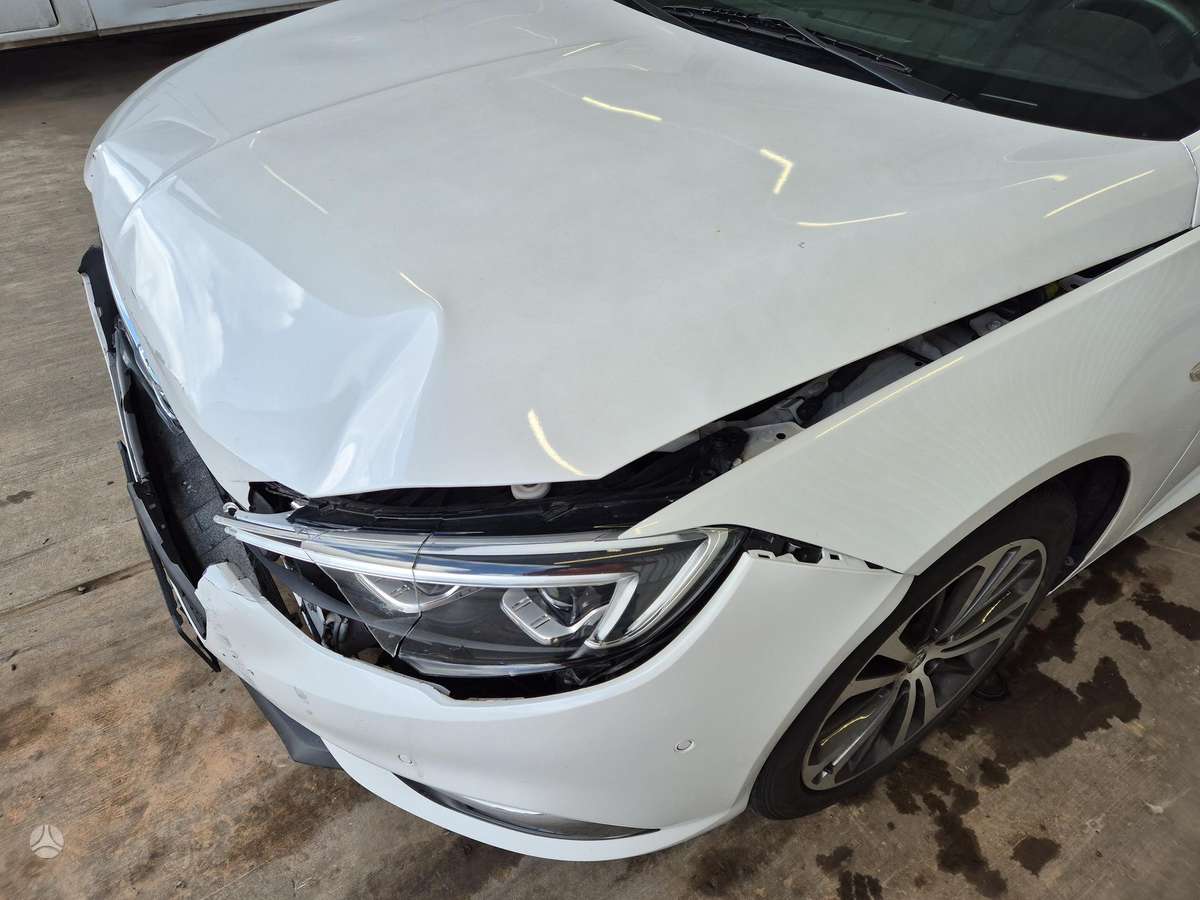 Opel Insignia, 1.5 l., hatchback