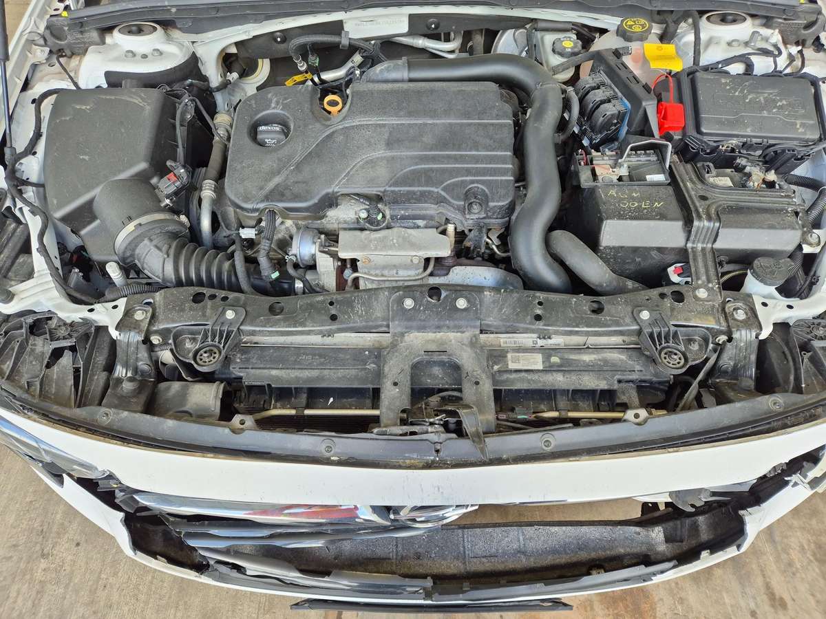 Opel Insignia, 1.5 l., hatchback