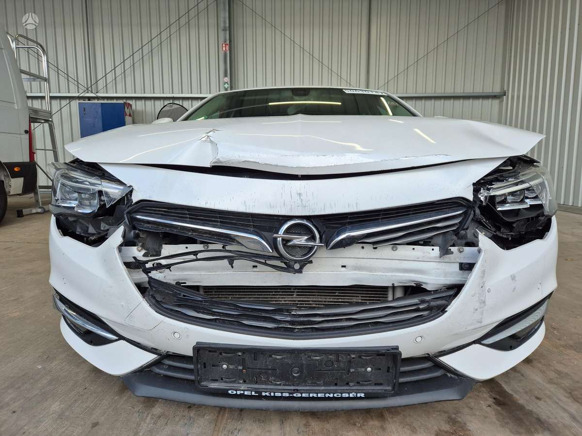 Opel Insignia, 1.5 l., hatchback