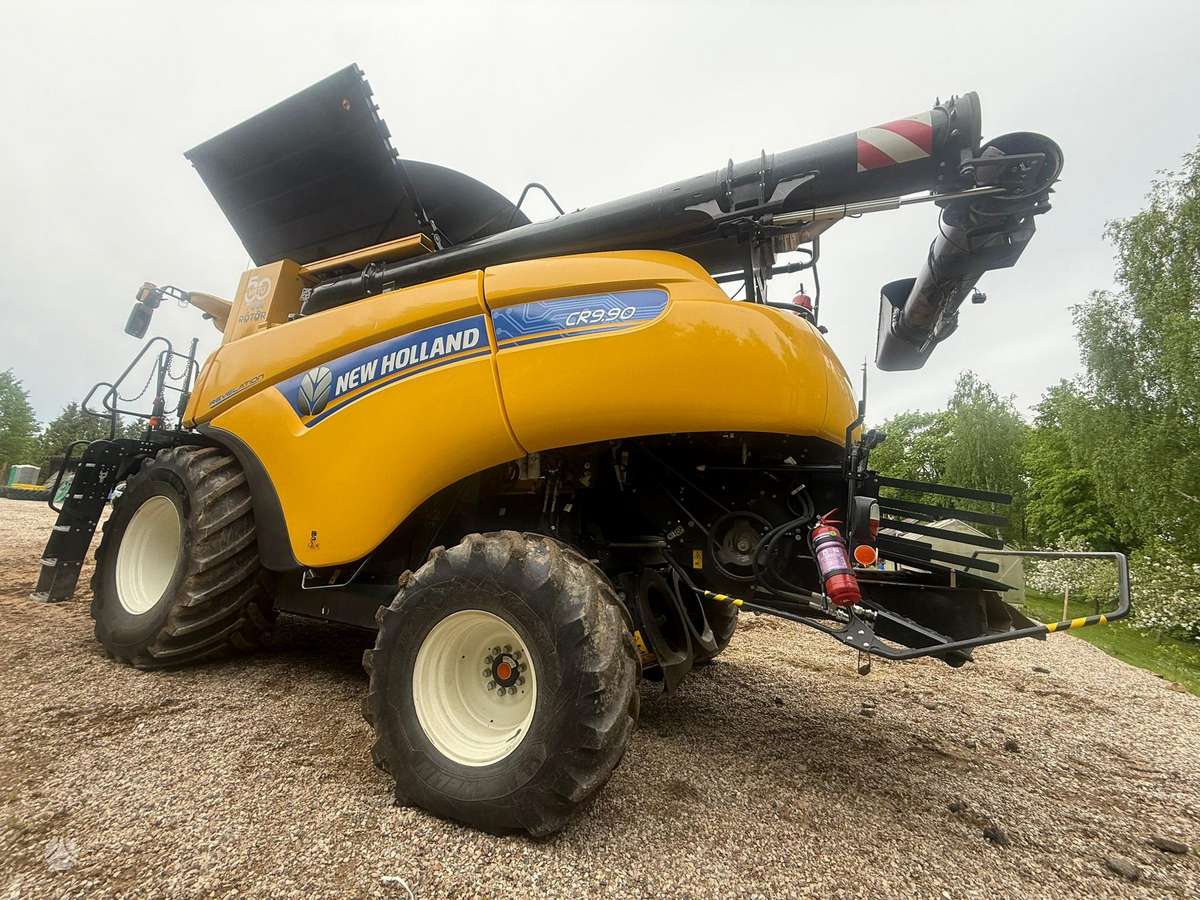 New Holland CR 9.90, комбайны