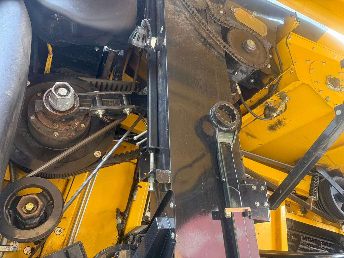 New Holland CR 9.90, комбайны