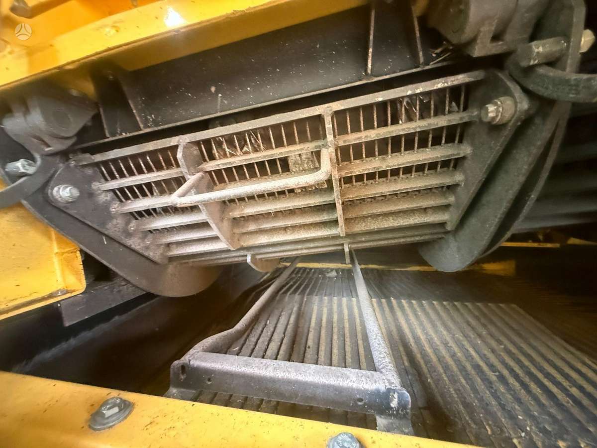 New Holland CR 9.90, комбайны