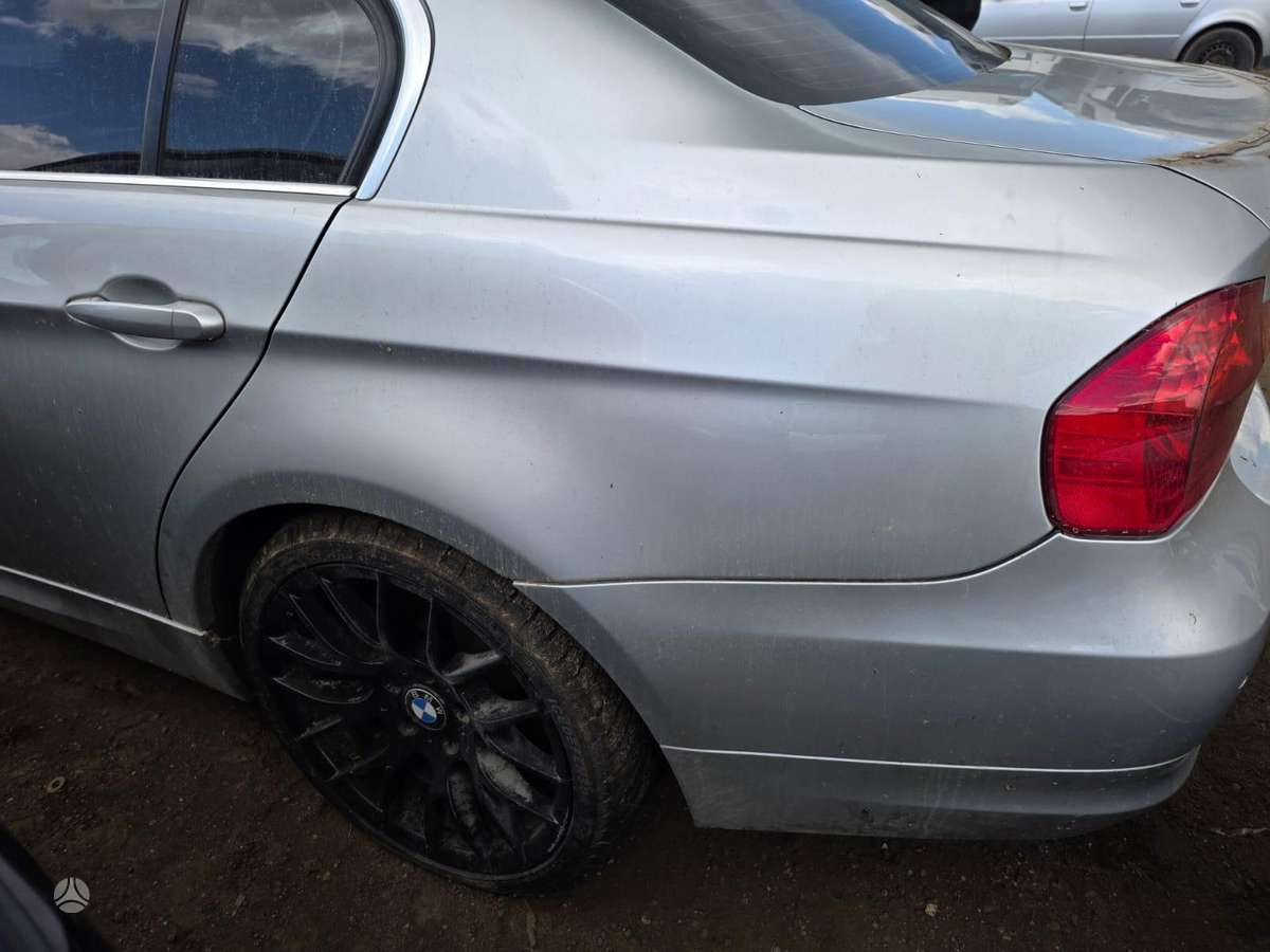 BMW 3 serija dalimis