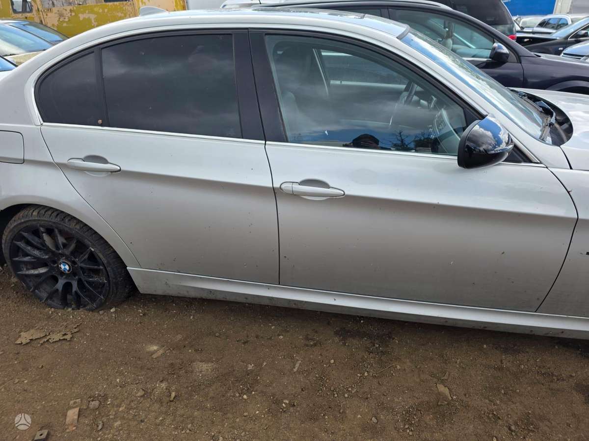 BMW 3 serija dalimis