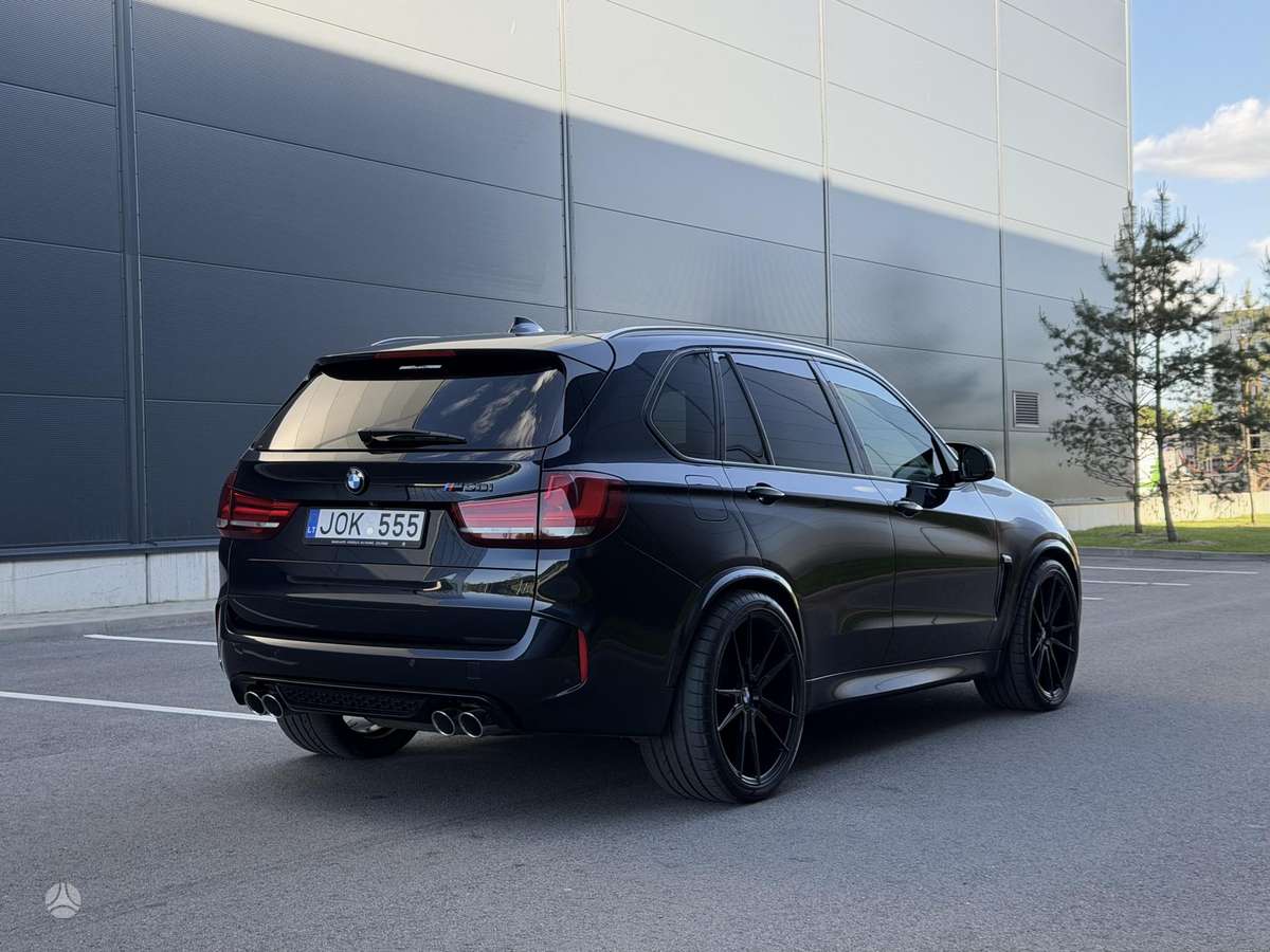 BMW X5, 4.4 l., off-road / crossover