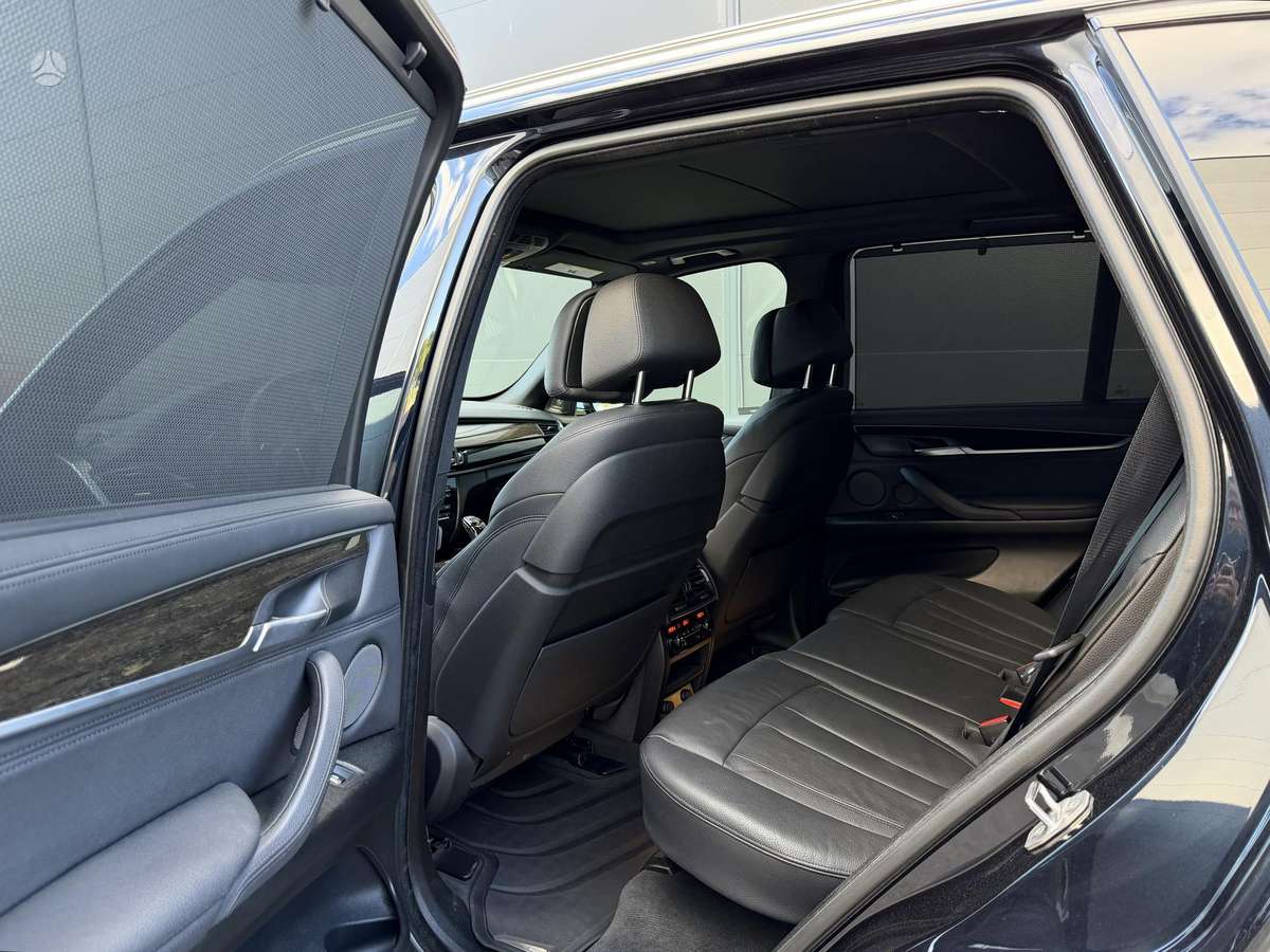 BMW X5, 4.4 l., off-road / crossover