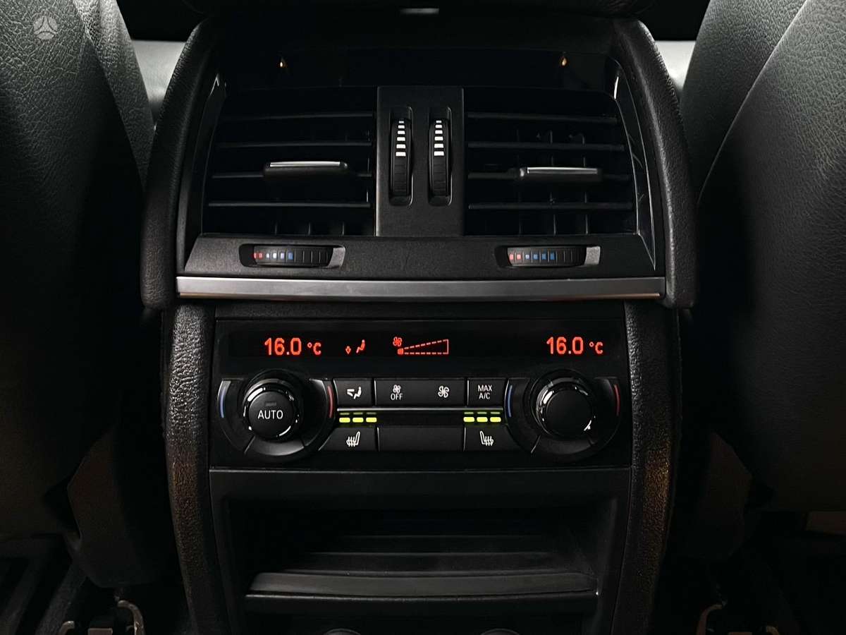 BMW X5, 4.4 l., off-road / crossover