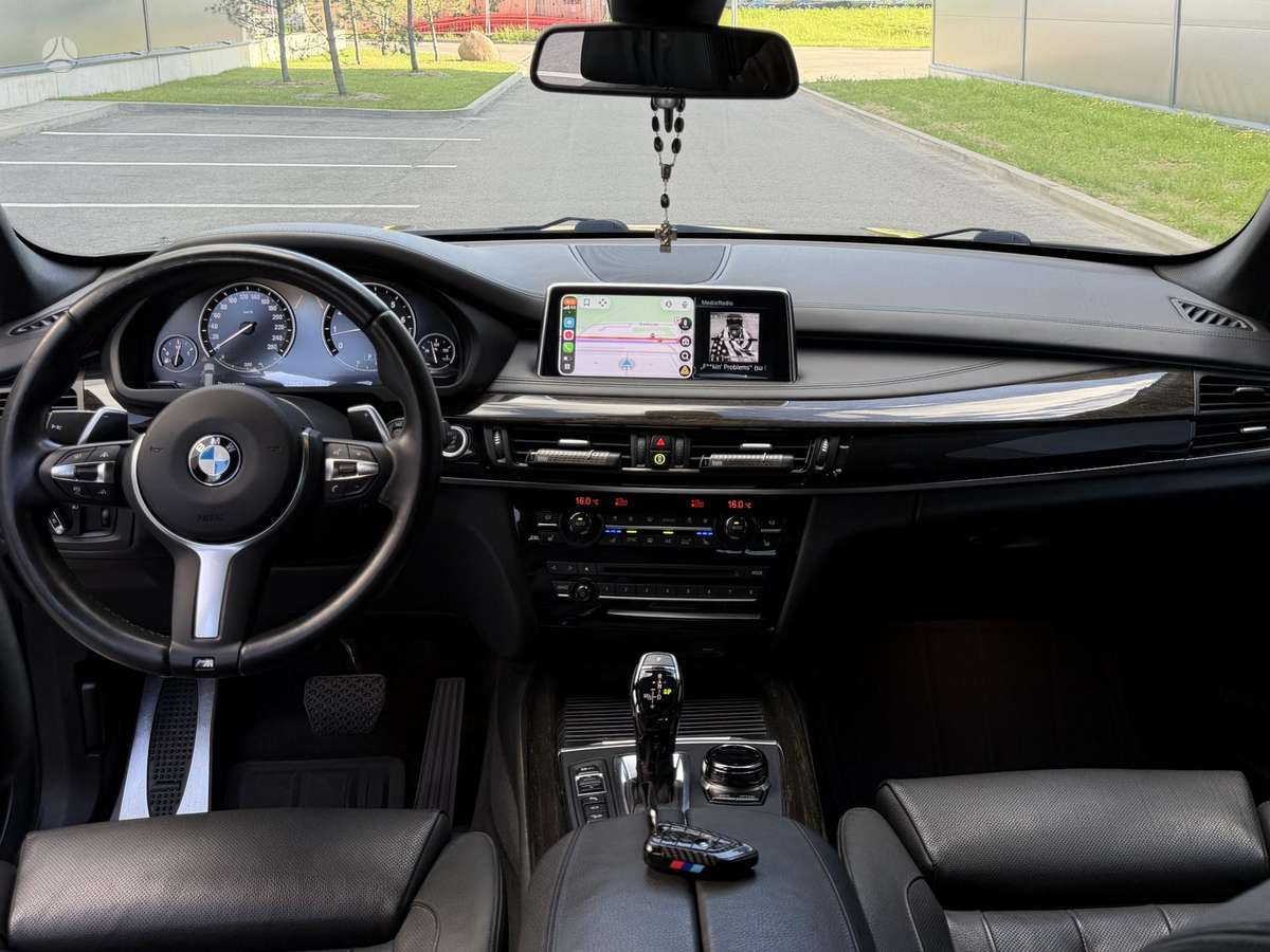 BMW X5, 4.4 l., off-road / crossover