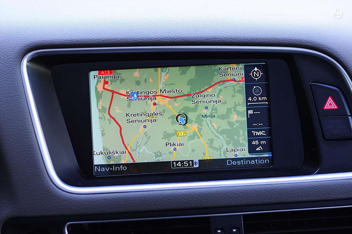 Audi Q5, 3.0 l., off-road / crossover