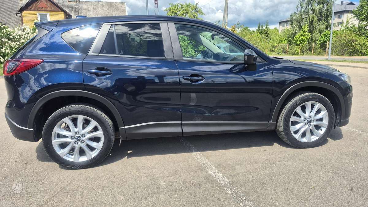 Mazda CX-5, 2.2 l., off-road / crossover
