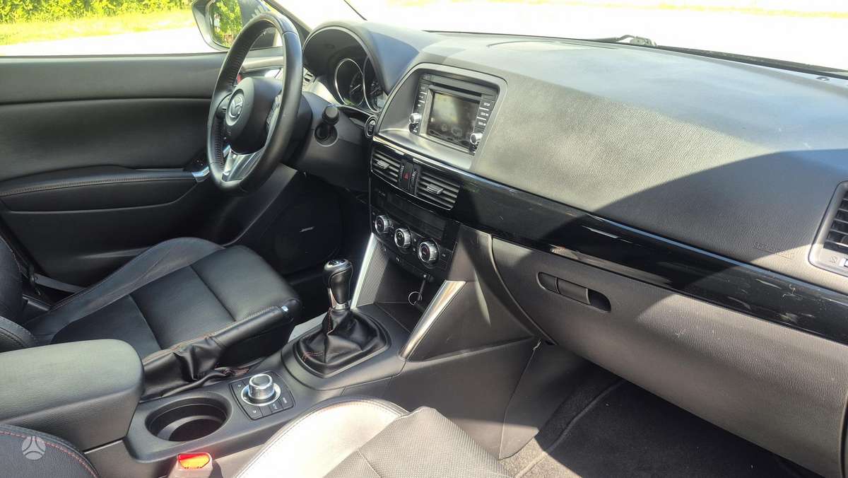 Mazda CX-5, 2.2 l., off-road / crossover