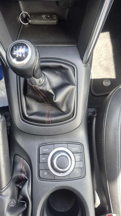 Mazda CX-5, 2.2 l., off-road / crossover