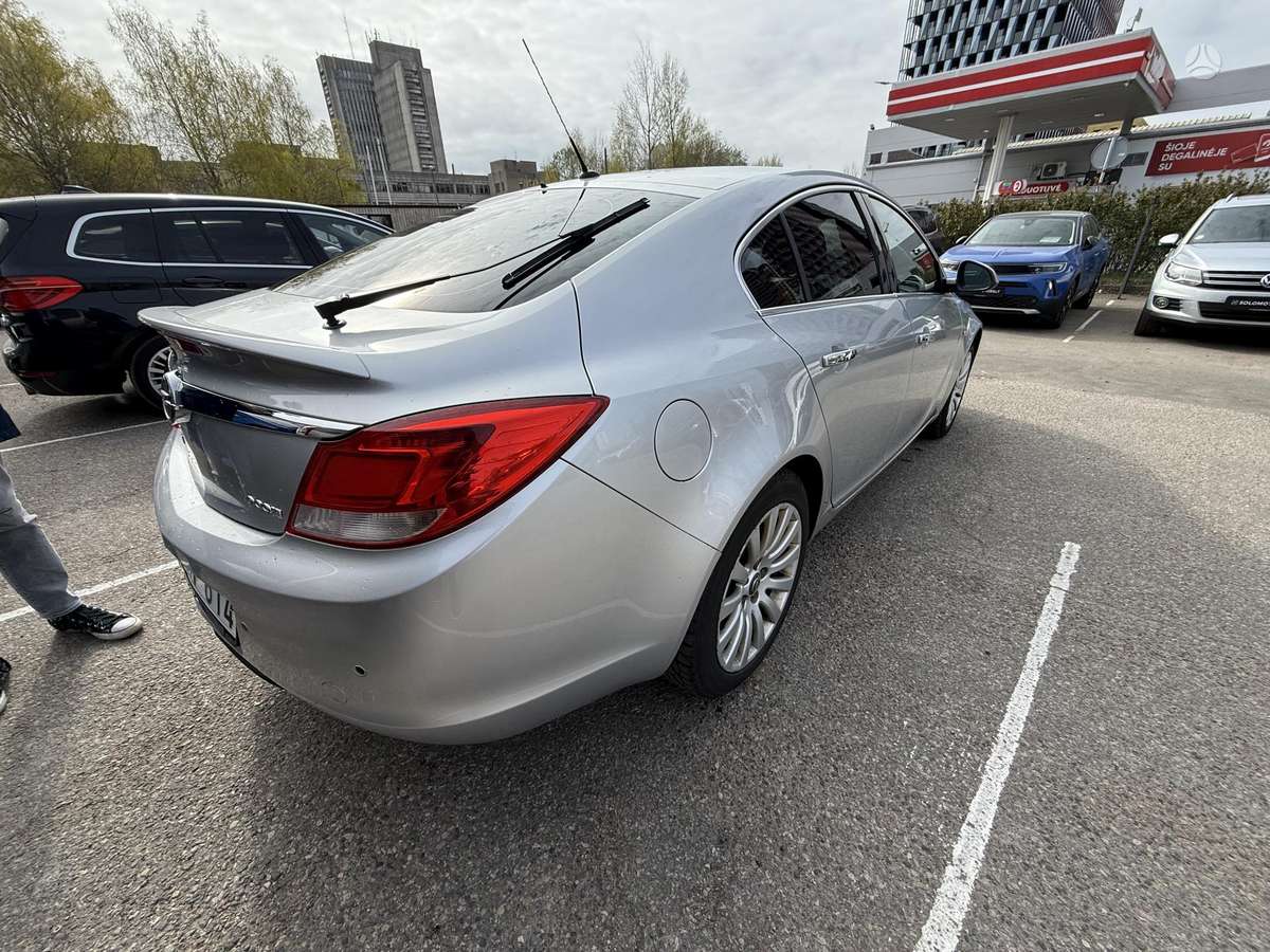Opel Insignia, 2.0 l., Хэтчбек