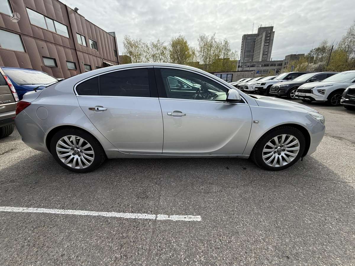 Opel Insignia, 2.0 l., Хэтчбек