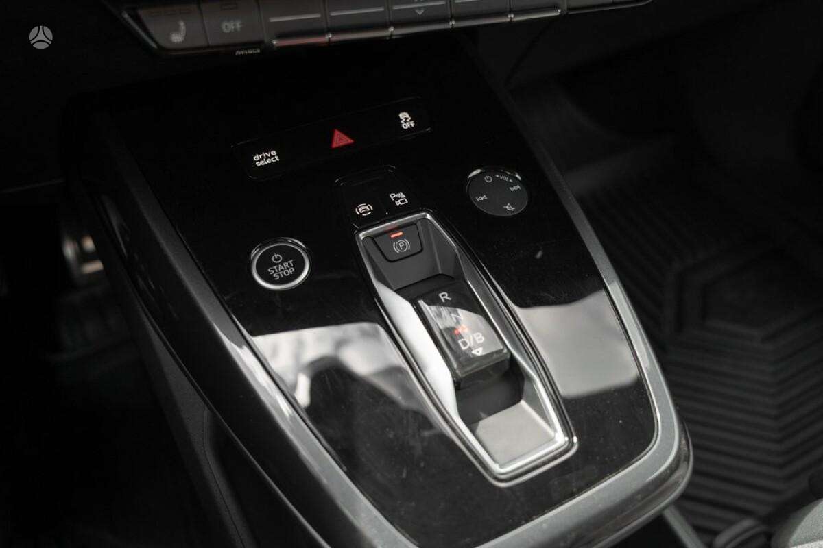 Audi Q4 e-tron, off-road / crossover