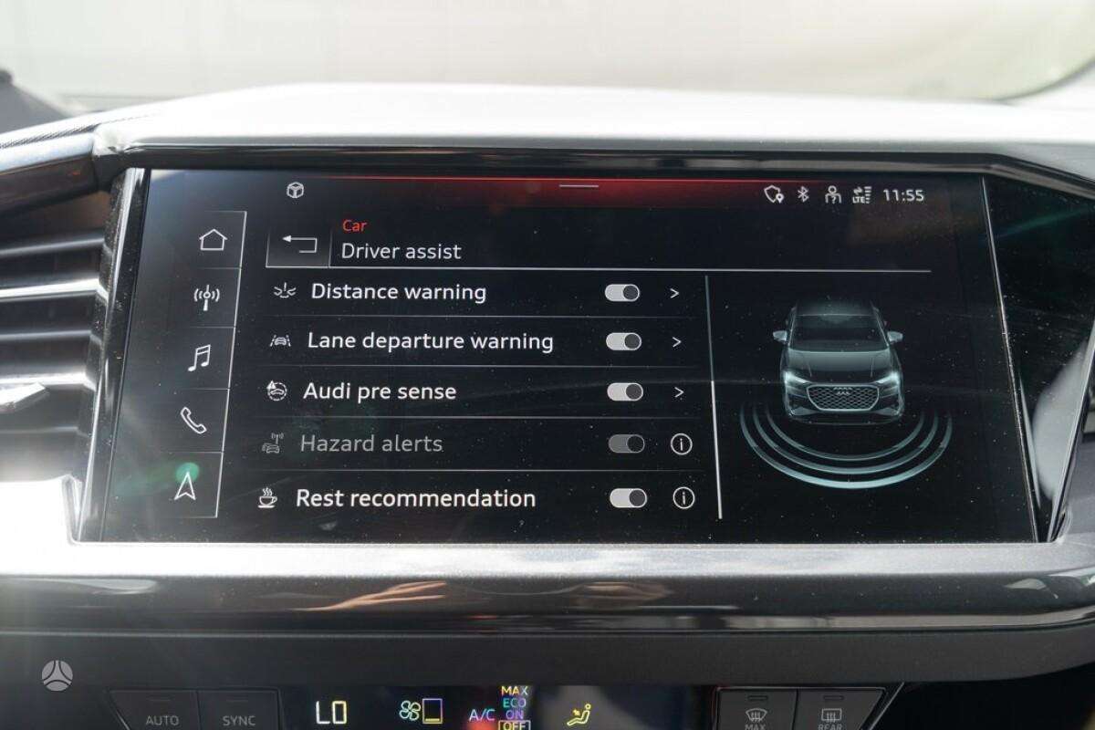 Audi Q4 e-tron, off-road / crossover