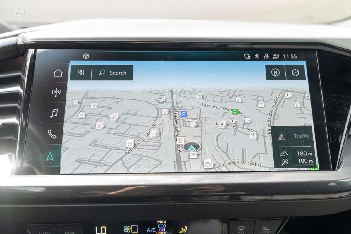 Audi Q4 e-tron, off-road / crossover