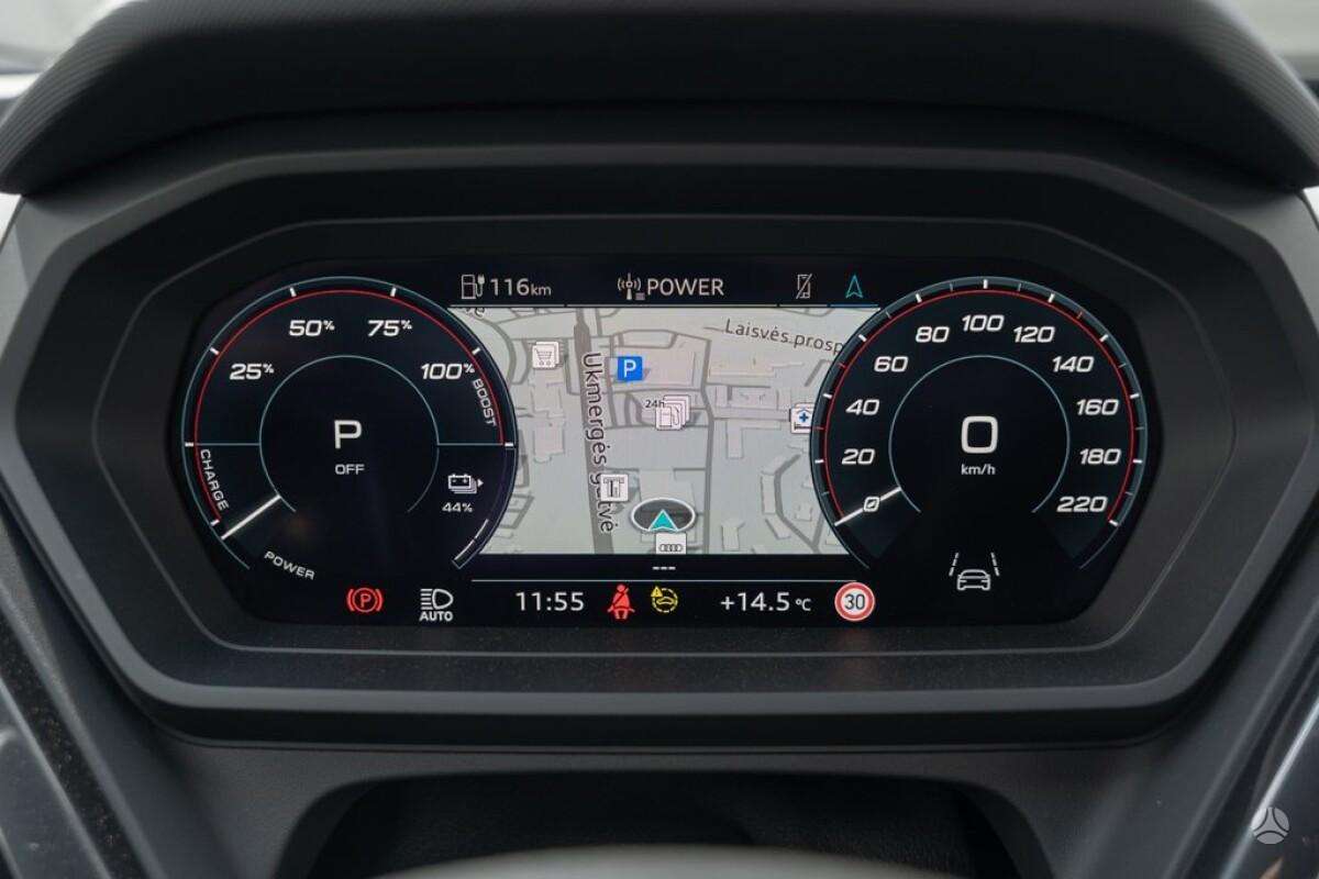 Audi Q4 e-tron, off-road / crossover