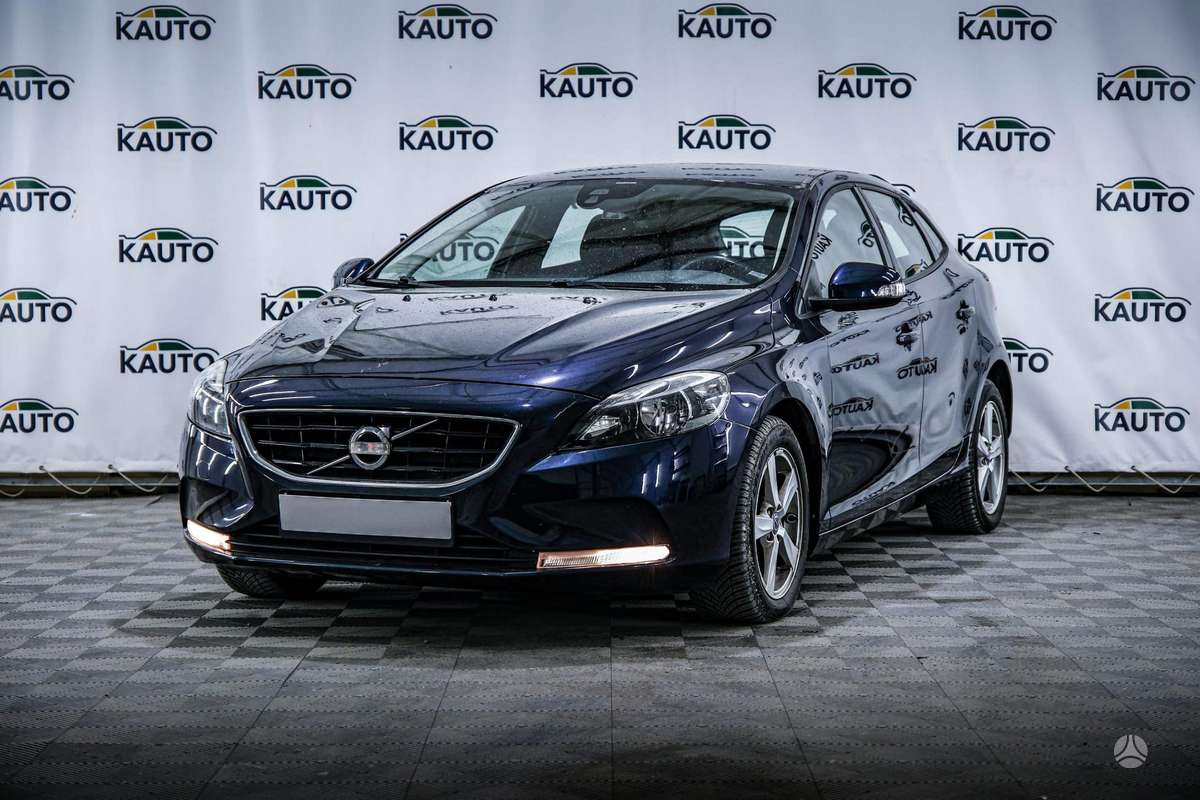 Volvo V40, 1.6 l., hatchback
